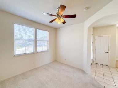 Main picture of 912 Cameron Cir