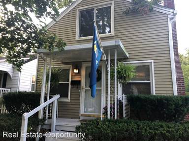 Main picture of 293 W Kanawha Ave