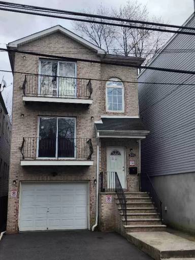 Main picture of 98 Columbia Ave