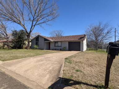 Main picture of 1323 Ray St