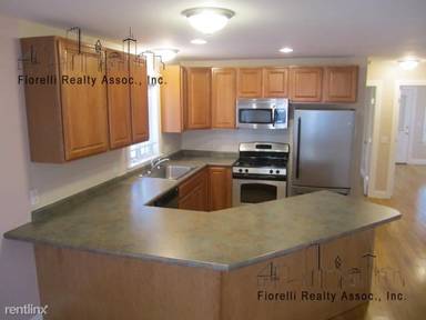 Main picture of 293 Webster St
