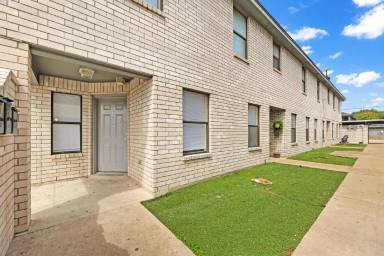 Main picture of 914 W Cherokee Ave