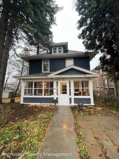 Main picture of 2132 Jefferson St