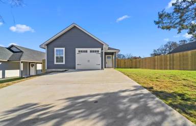 Main picture of 1008 Ray Dr