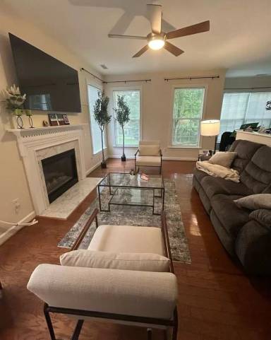 Main picture of 412 Bartlett Cir