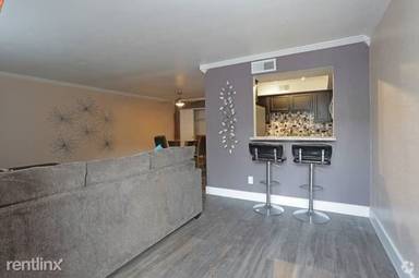 Main picture of 3001 N 48th Dr