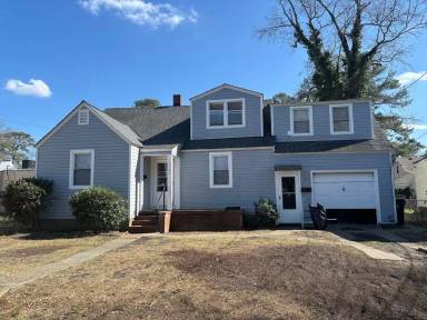 Main picture of 4745 Lind St