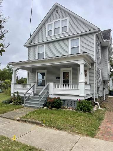Main picture of 204 Myrtle Pl