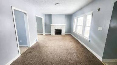 Main picture of 4235 E 111th St