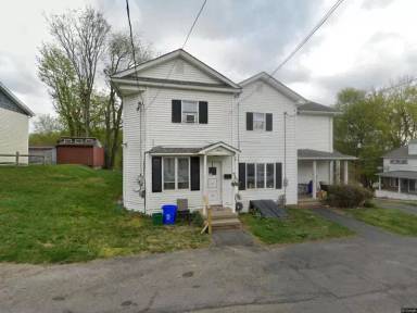 Main picture of 7 Landon St