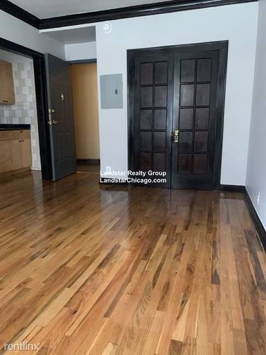 Main picture of 846 W Montrose Ave