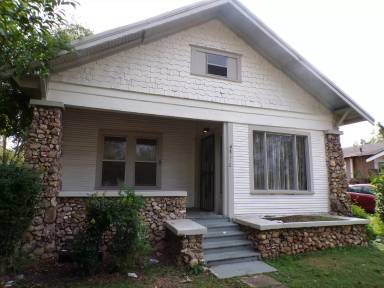 Main picture of 6819 Division Ave