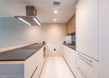 Main picture of Brickell Flatiron