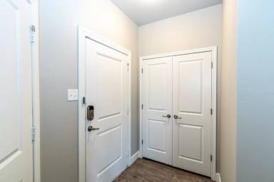 Main picture of 9805 Avenue V