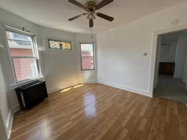 Main picture of 81 Dayton St