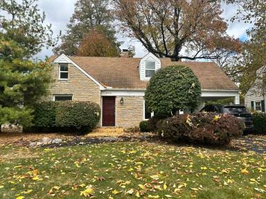 Main picture of 2220 Woodstock Rd