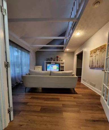 Main picture of 942 Flagg Way