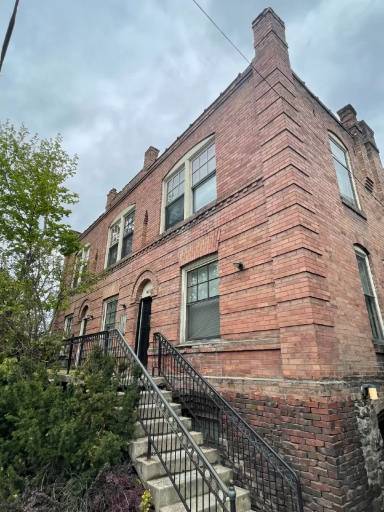 Main picture of 1608 W Main Ave
