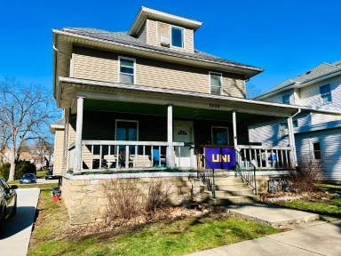 Main picture of 2409 Iowa St