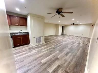 Main picture of 409 Main St