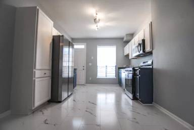 Main picture of 215 N Belnord Ave