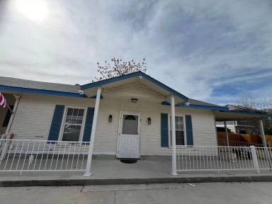 Main picture of 1221 Delaware St