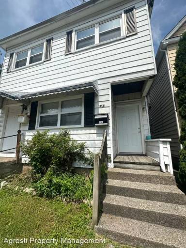 Main picture of 1160 W 22nd St