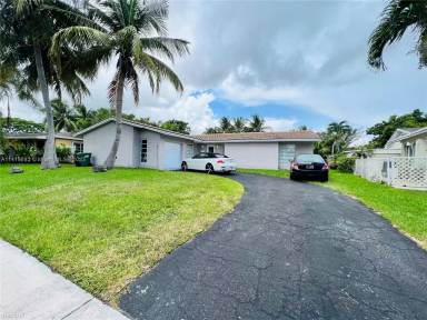 Main picture of 19830 Bel Aire Dr