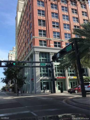 Main picture of 111 E Flagler St