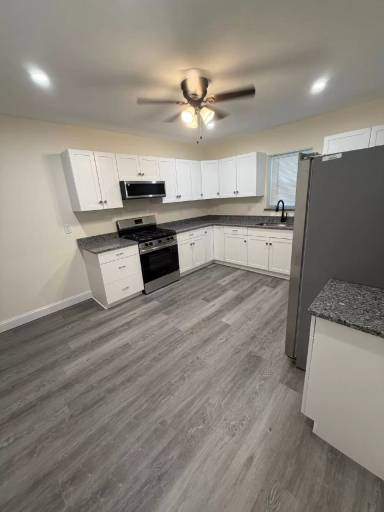 Main picture of 5 Oak St