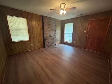 Main picture of 307 Pinewood Ave