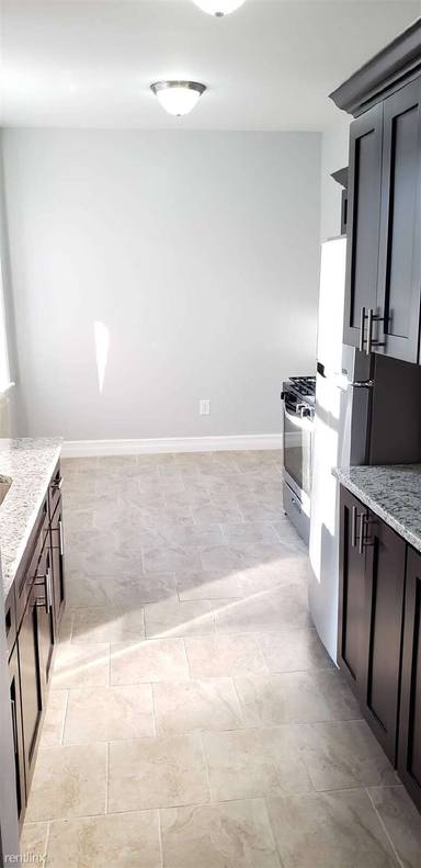 Main picture of 111 61st St