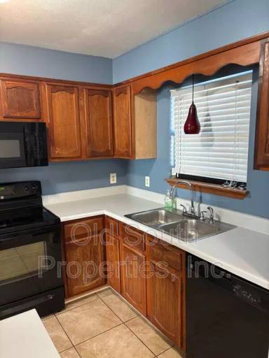 Main picture of 7804 Oak Forest Dr