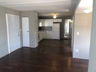 Main picture of 19 1/2 Dequimpal St