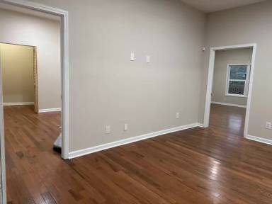 Main picture of 18 Bay St NE