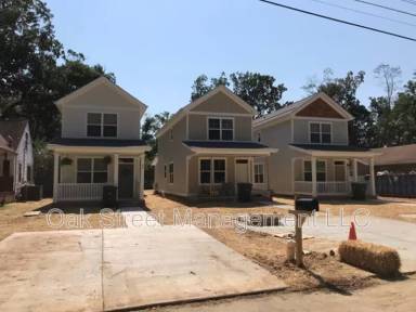 Main picture of 36 N Larchmont Ave