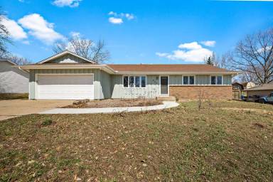Main picture of 953 Redwood Dr