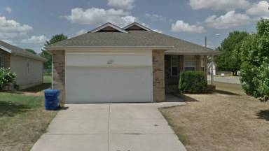 Main picture of 863 S Hickory Ln