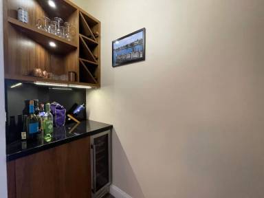 Main picture of 320 Commons Way