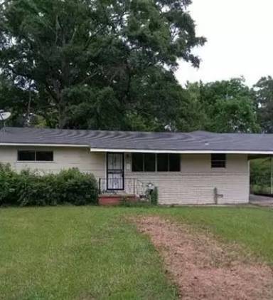 Main picture of 310 W Santa Clair St