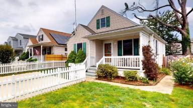 Main picture of 7847 Birmingham Ave