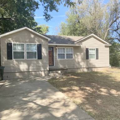 Main picture of 201 W 40th St