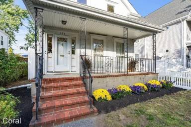 Main picture of 107 Rindge Ave