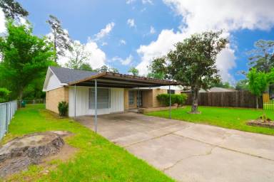 Main picture of 9526 Balsam Ln
