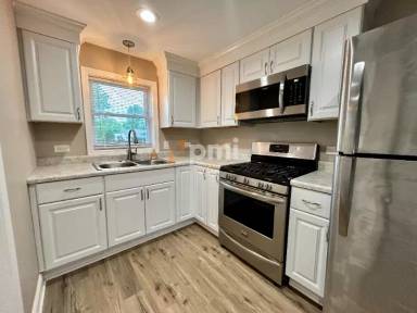 Main picture of 103 McAlpin St