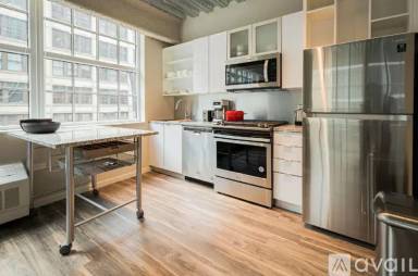 Main picture of 66 E Lake St
