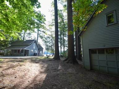Main picture of 35 Huddle lane