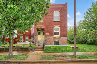 Main picture of 2218 Indiana Ave