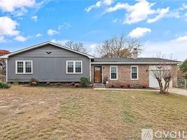 Main picture of 729 Emerald Dr