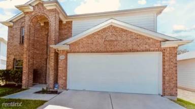 Main picture of 376 Spruce Dr